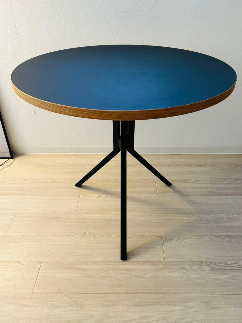 カナデモノ　リノリウム　カフェテーブル黒75㎝