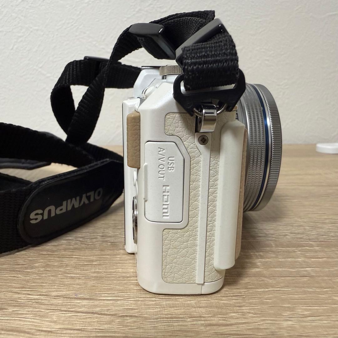 オリンパス ミラーレス一眼OLYMPUS PEN Lite E-PL7 ホワイト