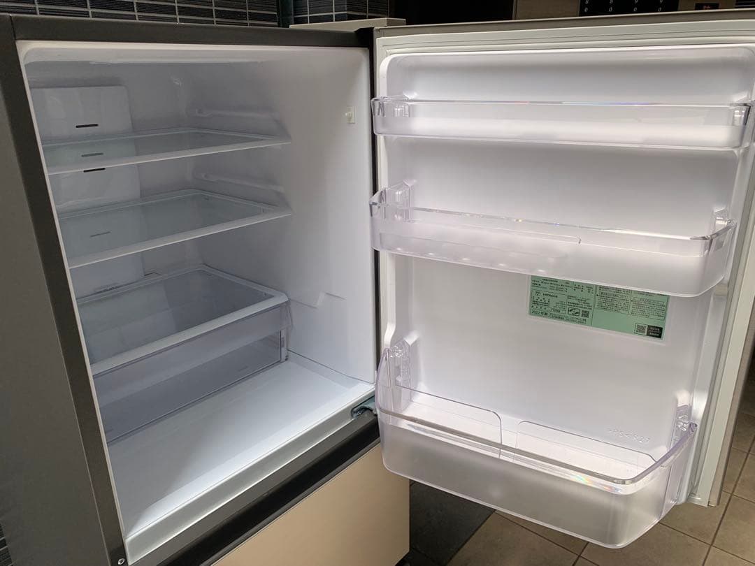 日立　3ドア冷蔵庫　265L シルバー　福岡市内配達無料　r-27rv