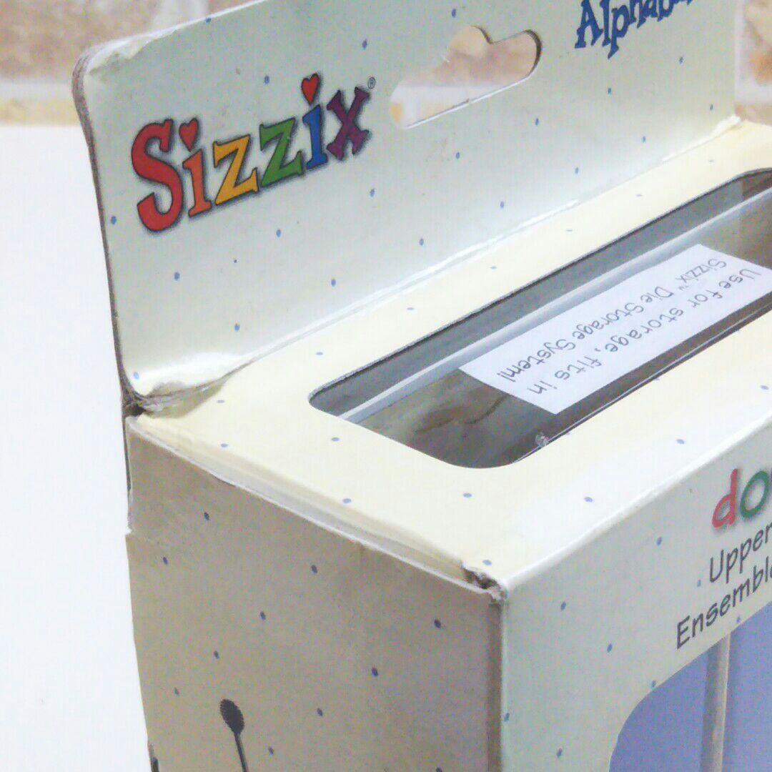 シジックス アルファベット ダイ タグ doodle dots 大文字