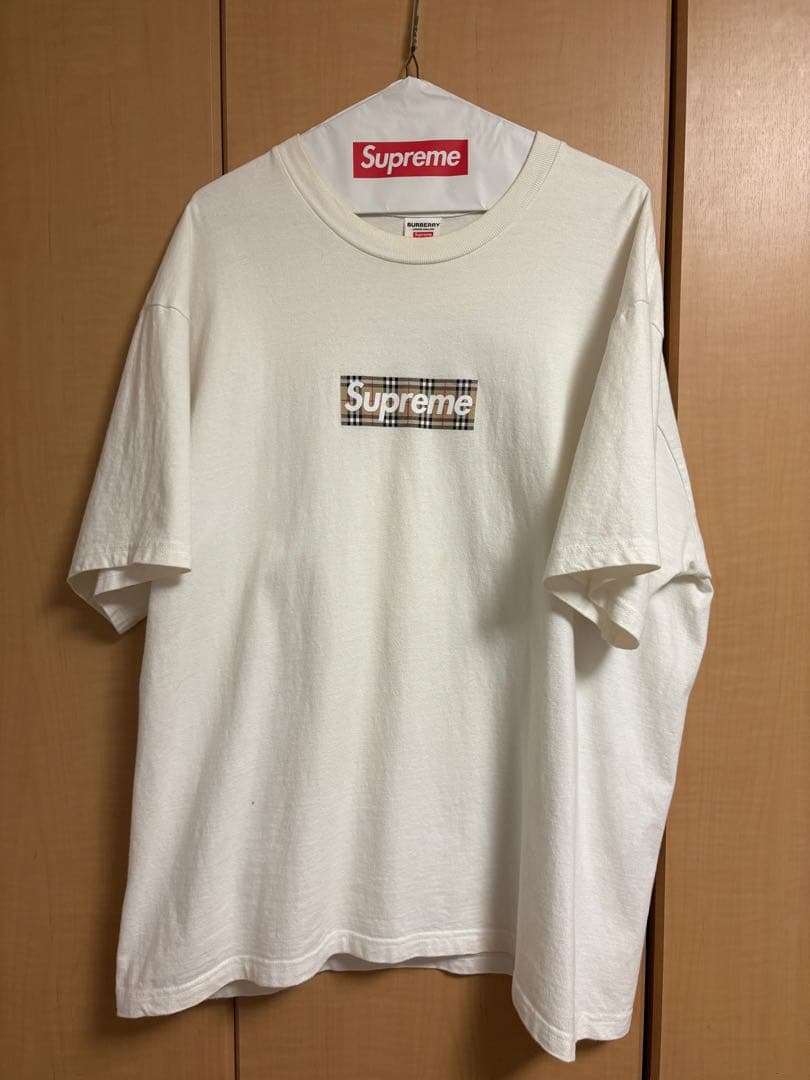Burberry × supreme tシャツ