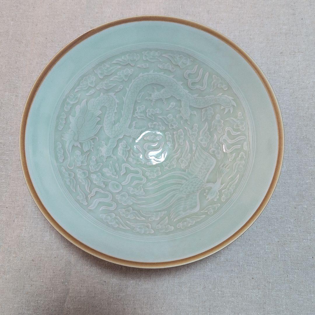 茶道具　青磁平茶碗　龍と鳳凰の図柄　化粧箱入