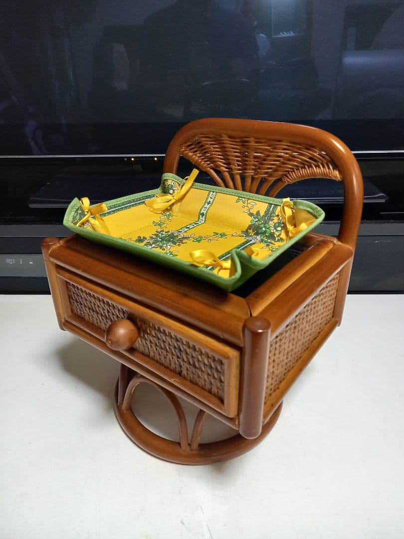 非売品　メナード　ノベルティ　ラタン　ガラス　ディスプレイ　ケース　美品