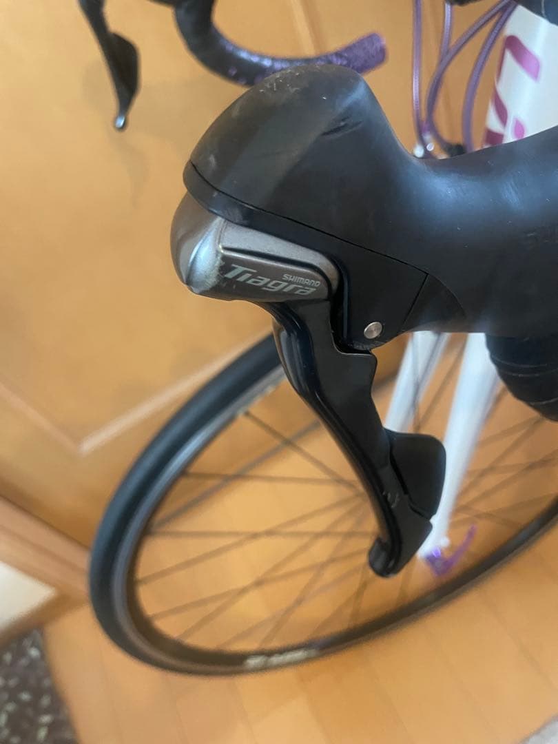 ［お引き取り限定］ジャイアントLiv AVAIL2 2016