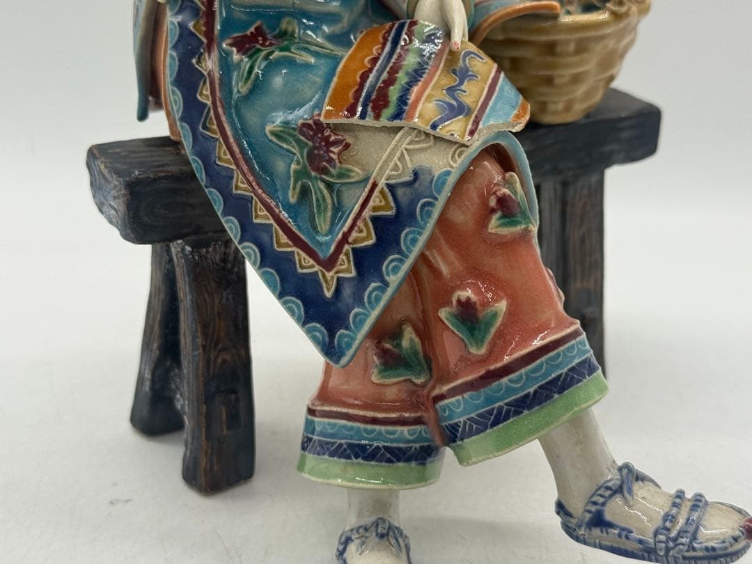 中国　林乃河作　苗家錦綉　陶器　石湾窯人物　送料込み251114