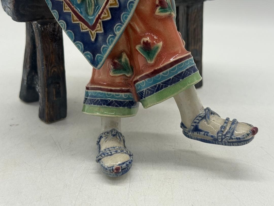 中国　林乃河作　苗家錦綉　陶器　石湾窯人物　送料込み251114