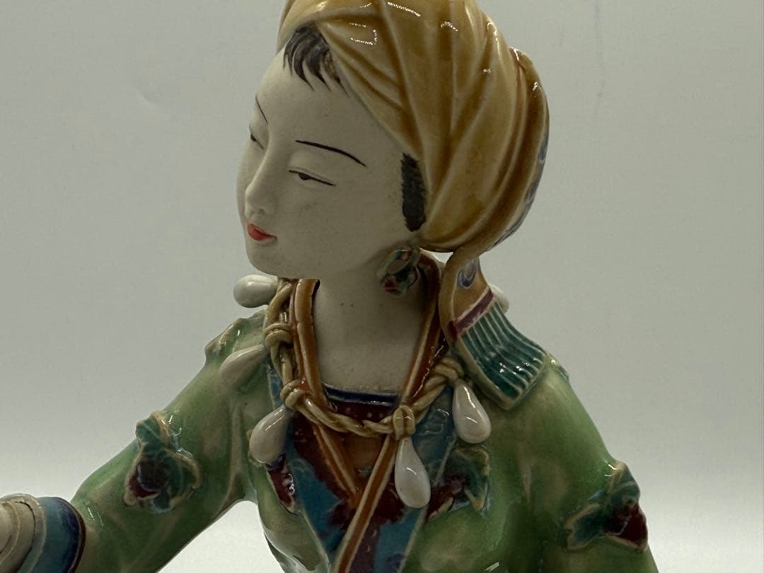 中国　林乃河作　苗家錦綉　陶器　石湾窯人物　送料込み251114