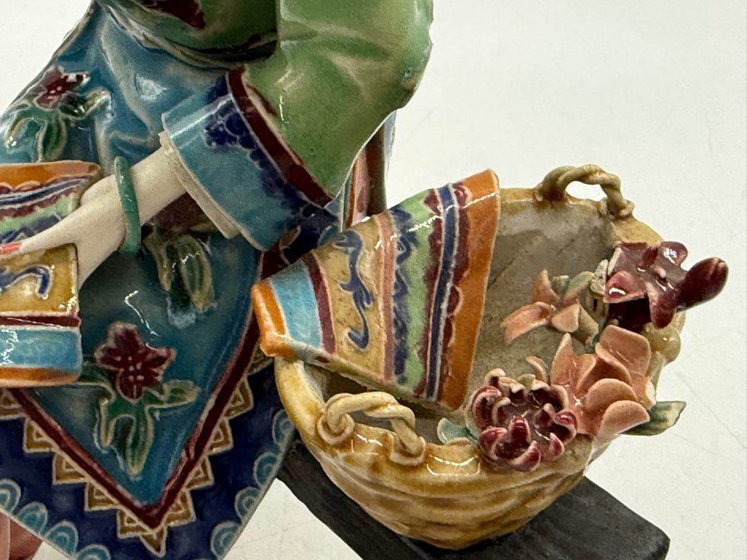 中国　林乃河作　苗家錦綉　陶器　石湾窯人物　送料込み251114