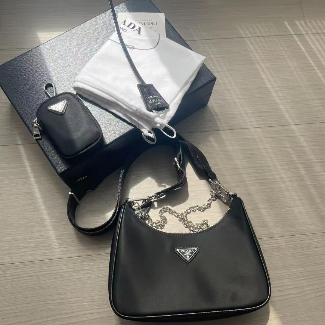 プラダ Re-Edition 2005 Re-Nylon