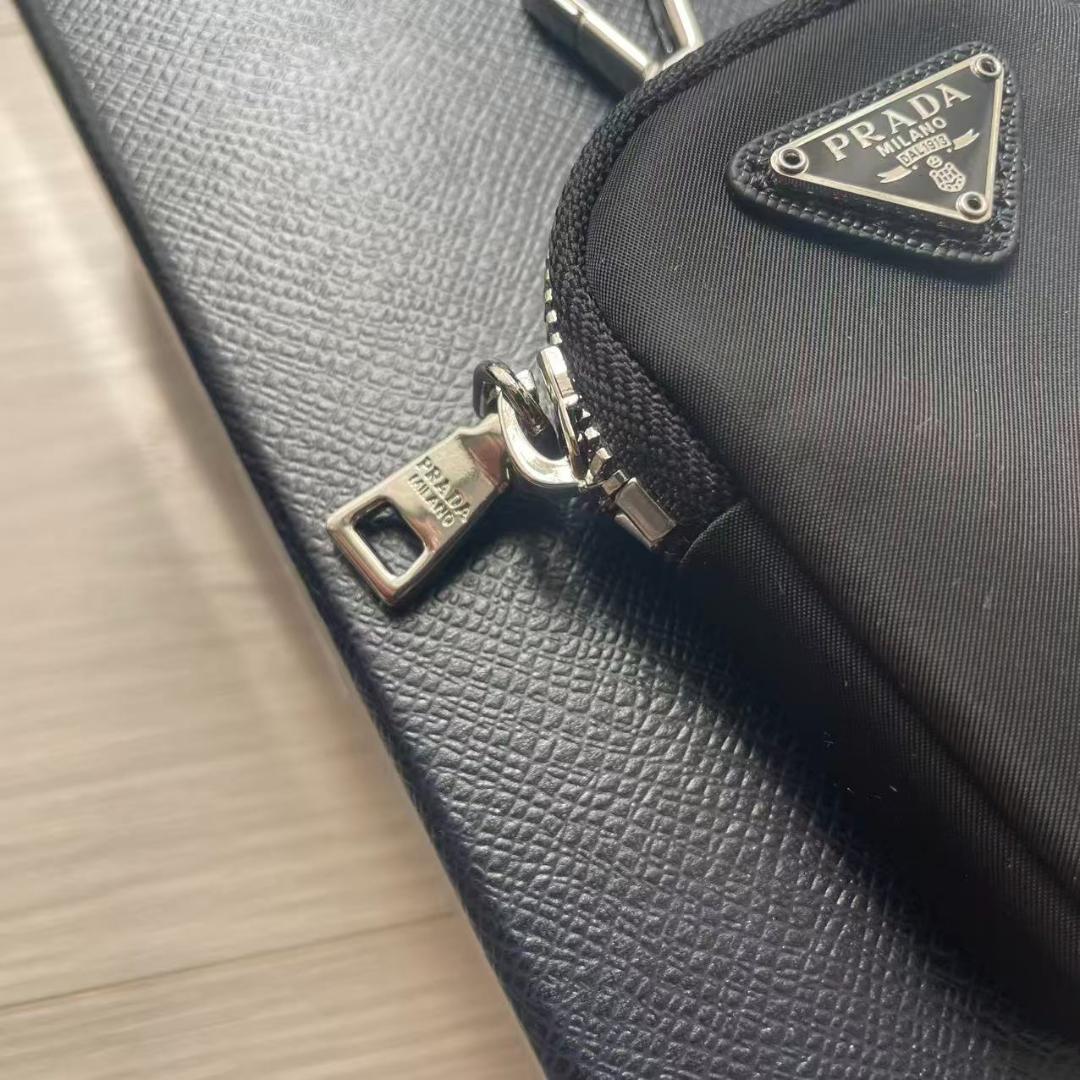 プラダ Re-Edition 2005 Re-Nylon