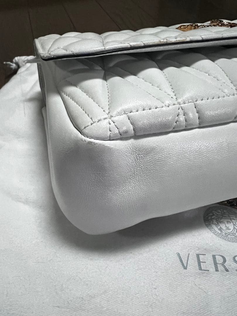 VERSACE キルティングバッグ　ホワイトカラー