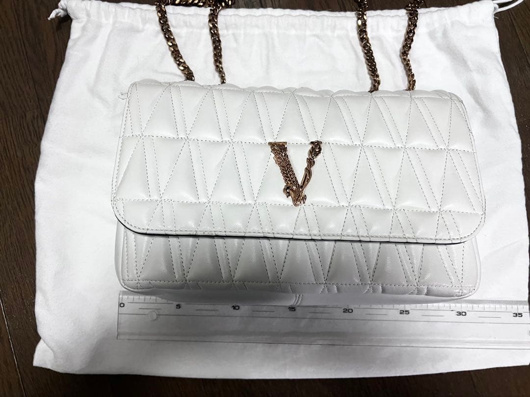 VERSACE キルティングバッグ　ホワイトカラー