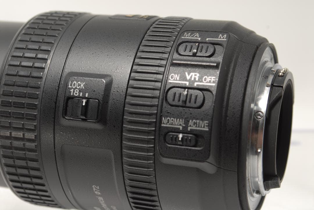 ☘️手ブレ補正✨遠近撮影✨高性能レンズ☘️Nikon AF-S 18-200