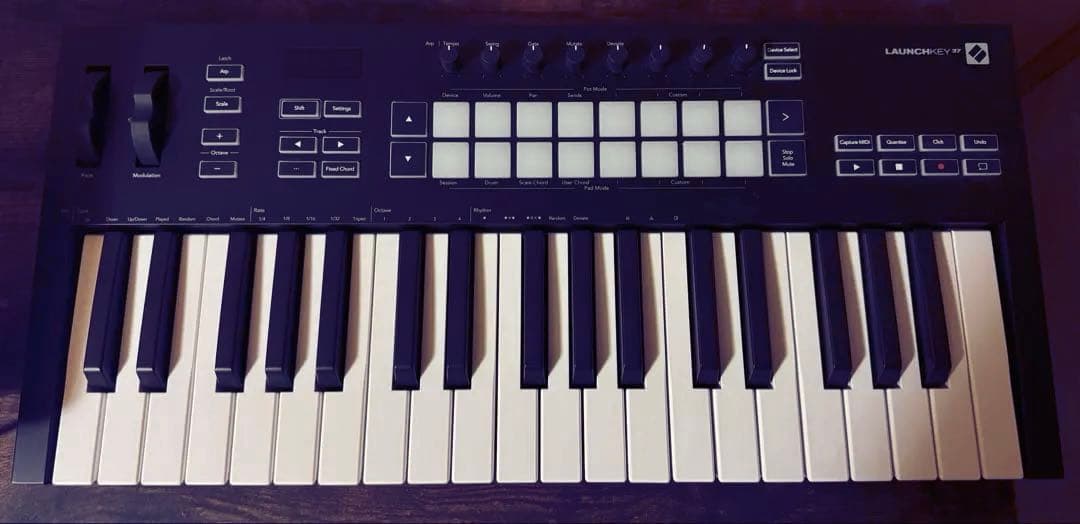 NOVATION Launchkey 37 MK3 MIDIキーボード