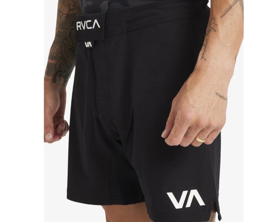 新品　25年春夏　RVCAルーカ　ストレッチファイトショーツ　黒　32