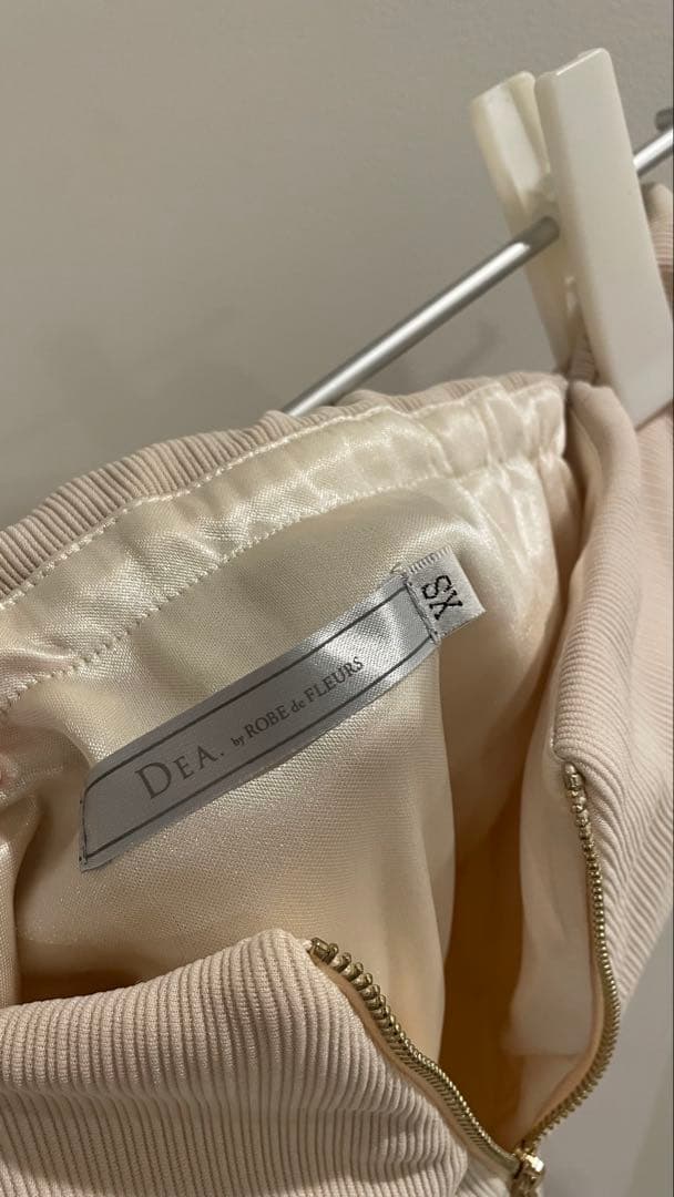 sugar オフショルダー ベージュミニドレス