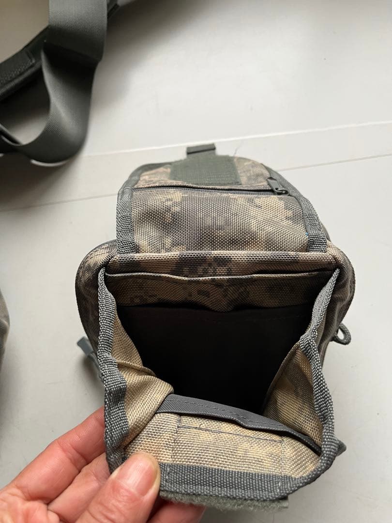 迷彩ショルダーバッグ