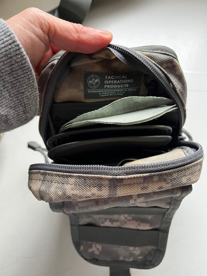 迷彩ショルダーバッグ