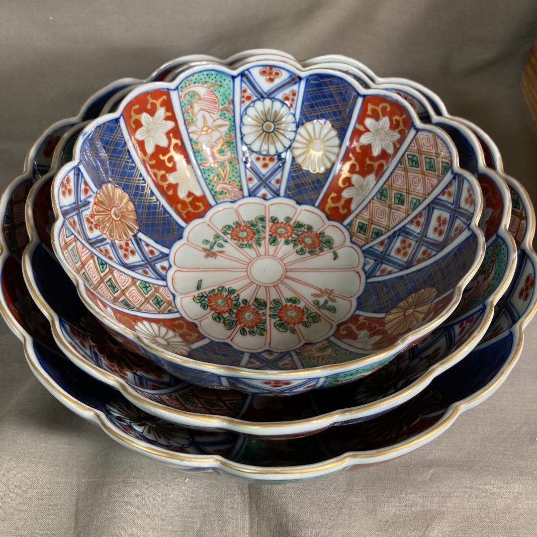 【古伊万里文】古伊万里の伝統　日本の名窯　古伊万里　染錦菊花文　三つ組菊形鉢