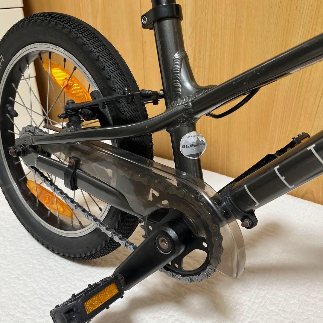 SPECIALAIZED JETT 16 グロススモーク/フレークシルバー