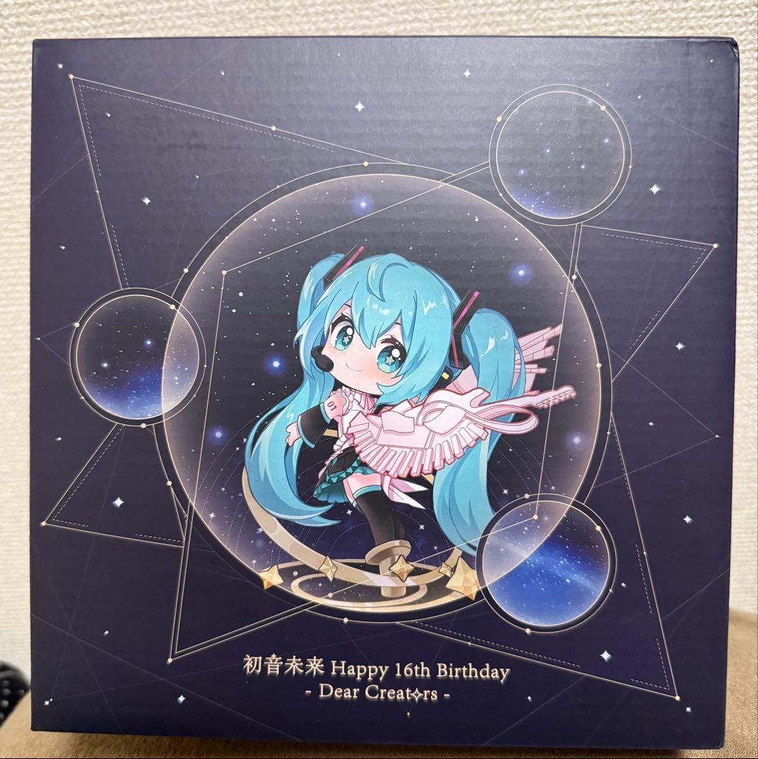 初音ミク 16th フィギュア オルゴール 缶バッジ 中国限定