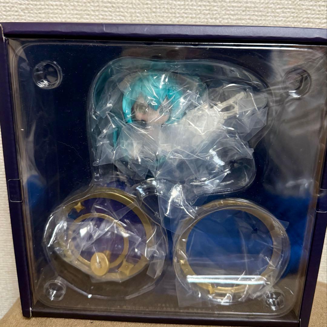 初音ミク 16th フィギュア オルゴール 缶バッジ 中国限定