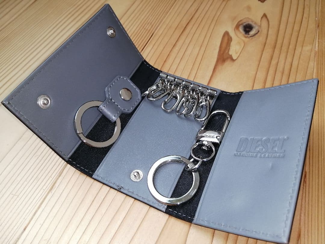 DIESEL　キーケース　X09010　ダークブラウン / グレー