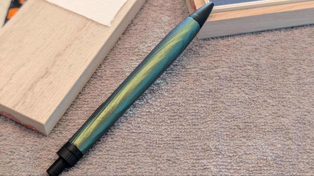 工房 金木犀 【翠煙】春日杉 浮造り国産漆錫 ボールペン 限定品