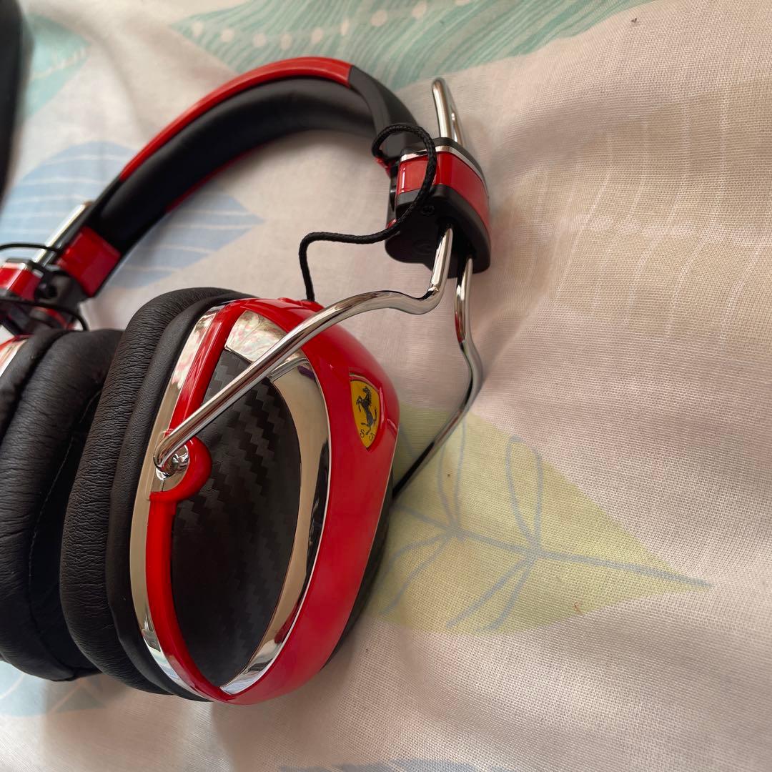 Ferrariヘッドフォン　新品未使用　早い者勝ち