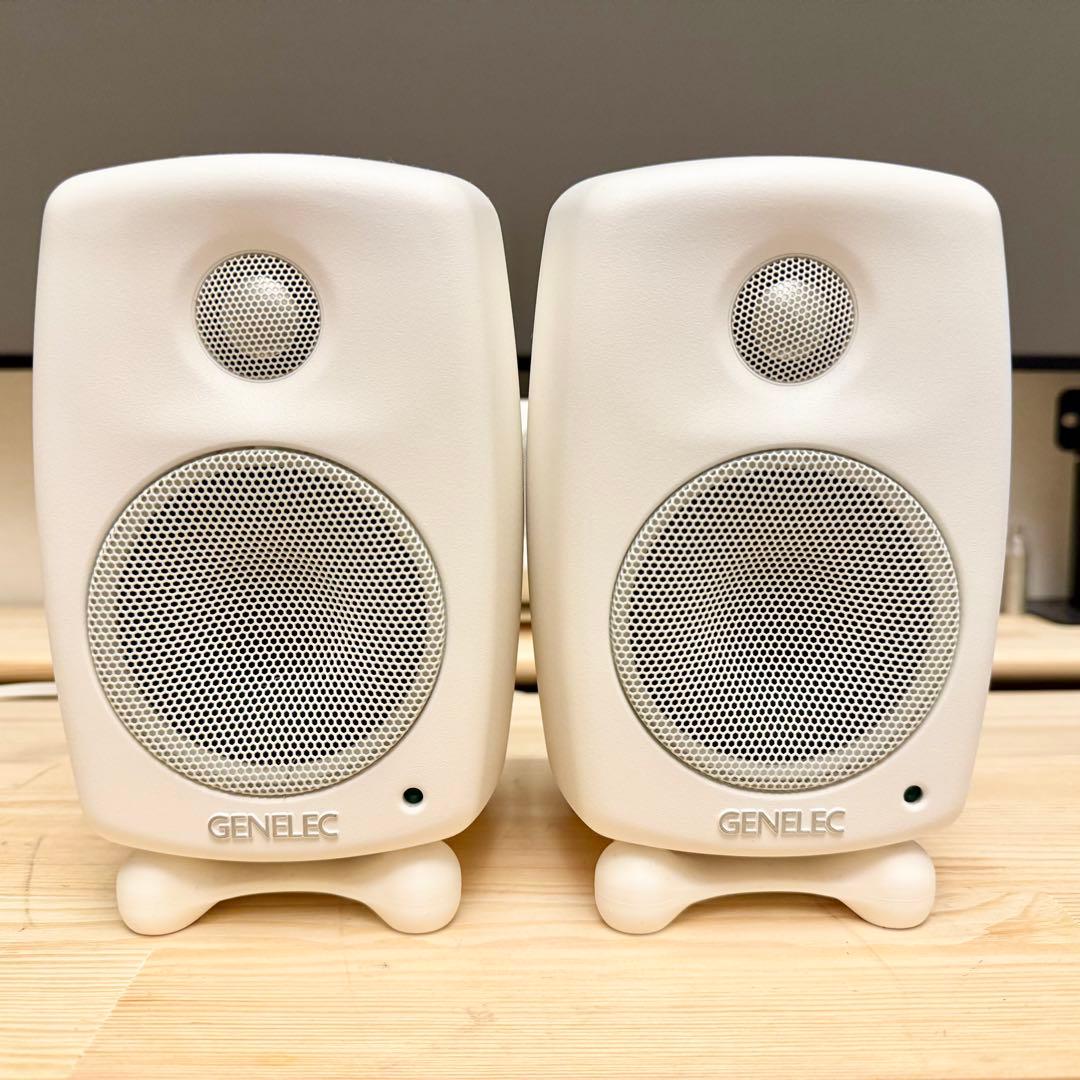 【週末特価】GENELEC 8010A ホワイト（ペア）【美品】
