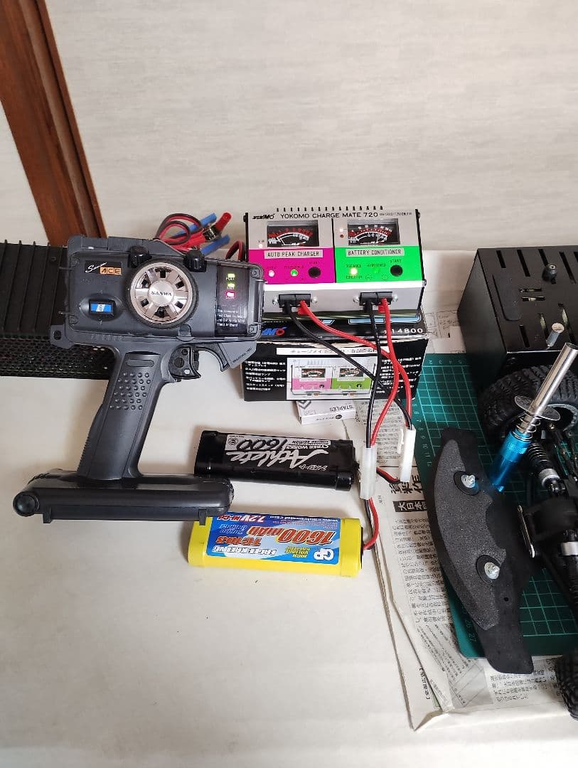 始動・稼働確認済み、京商製２速式エンジン ラジコンカー 本体と付属品