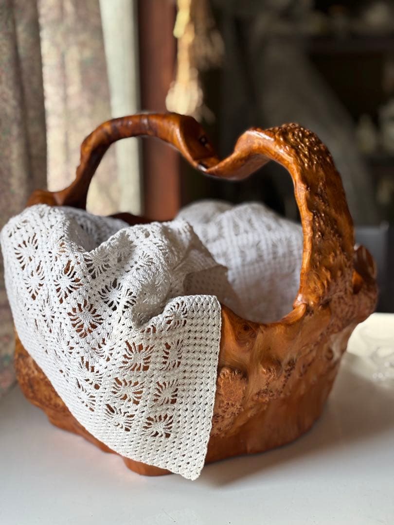 ヴィンテージ　天然木　くり抜き　カゴ　切り株 バスケット カゴ 職人　工芸品　大