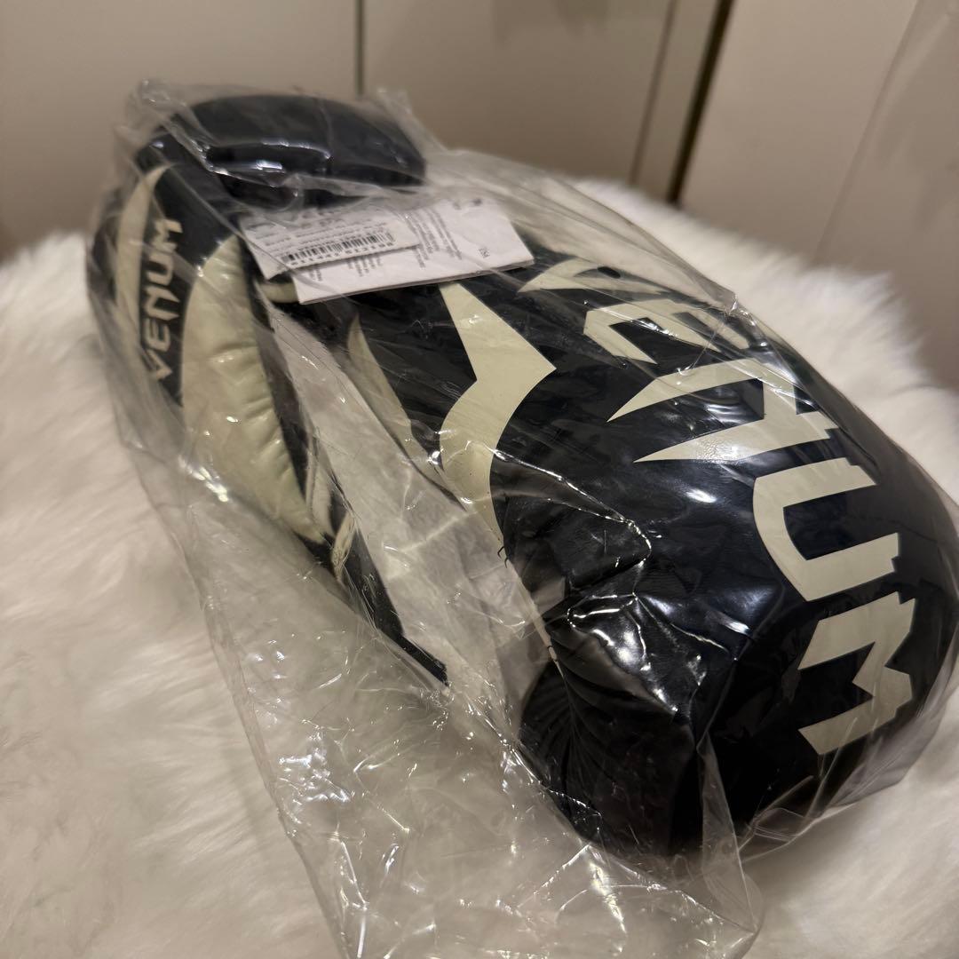 Venum ボクシンググローブ 8oz ネイビー/ホワイト