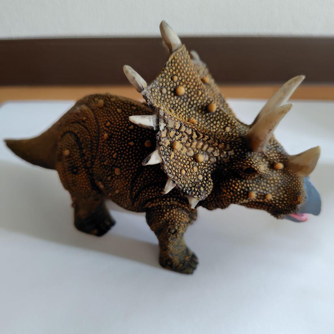 恐竜フィギュア 4体 レトロ 昭和 希少 アンキロサウルス　トリケラトプス