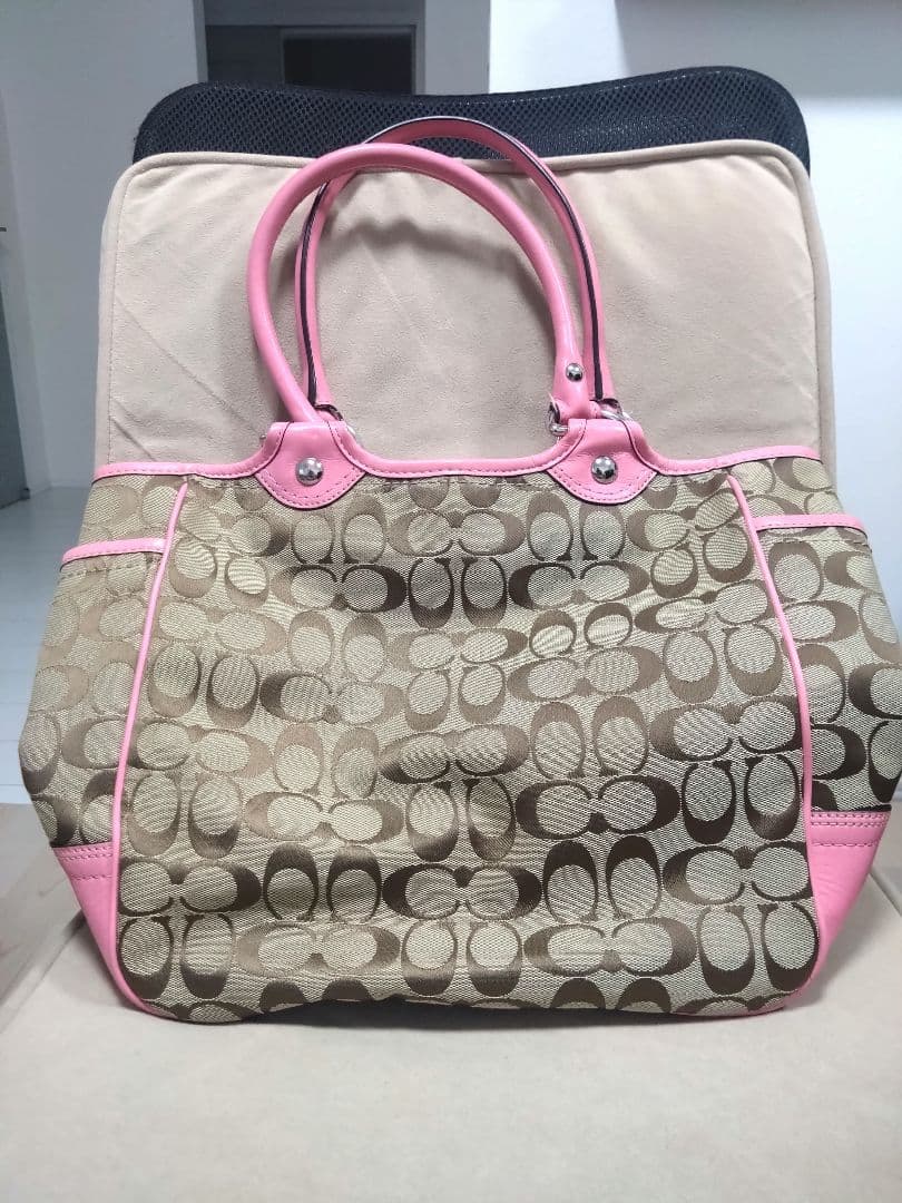 COACH コーチ　バッグ　シグネクチャー　フラワーアップリケ　F14724