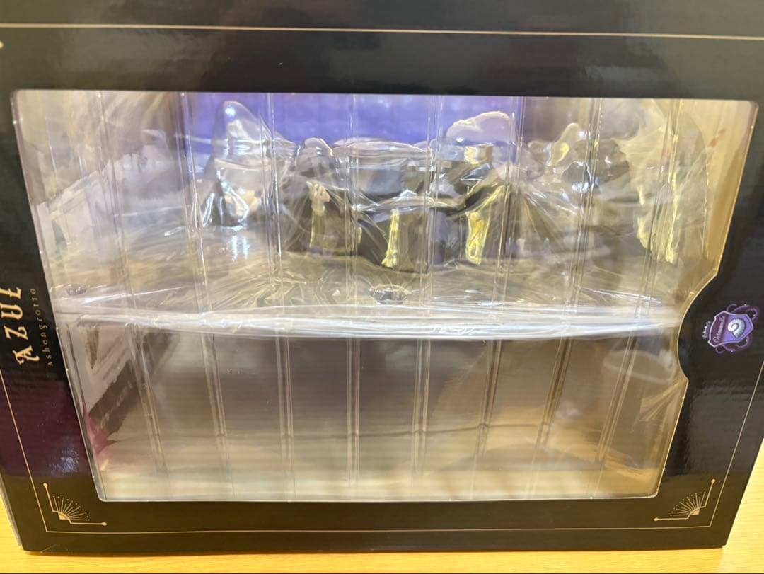 ツイステ アズール・アーシェングロット 1/8スケールフィギュア　缶バッチ