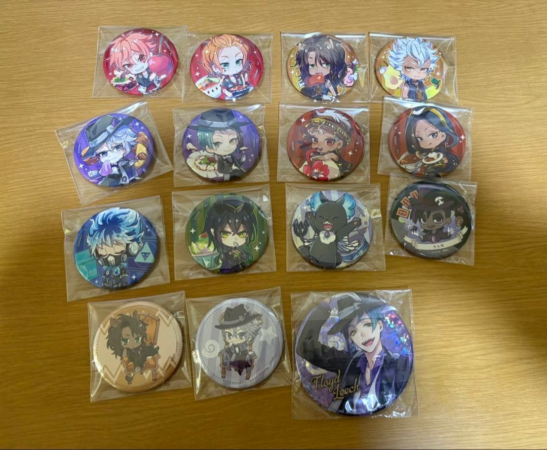 ツイステ アズール・アーシェングロット 1/8スケールフィギュア　缶バッチ