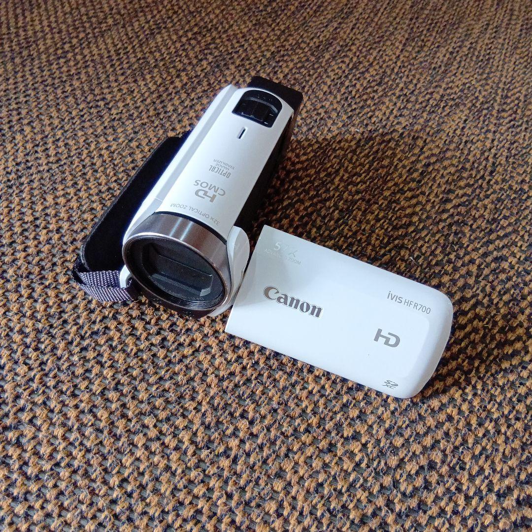 Canon iVIS HF R700 ビデオカメラ本体（ケース、三脚付き）
