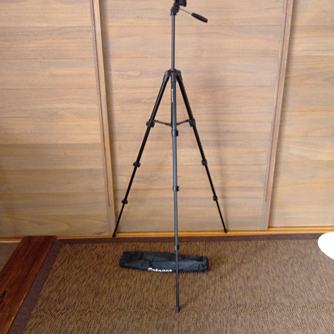 Canon iVIS HF R700 ビデオカメラ本体（ケース、三脚付き）