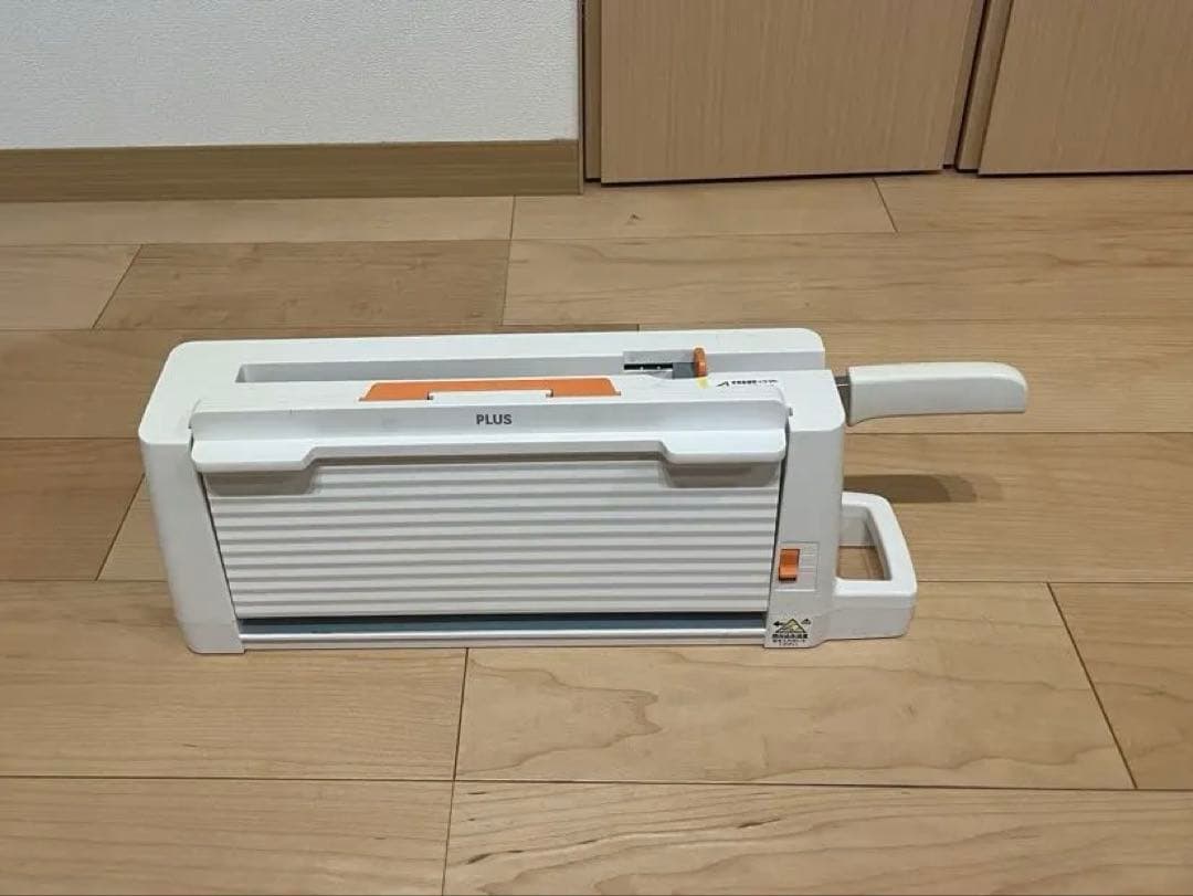 PLUS 裁断機 P-113 A4対応