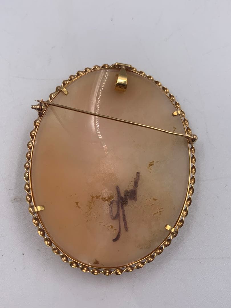 ヴィンテージ　大きめカメオ　k18 ブローチ　作家サインあり