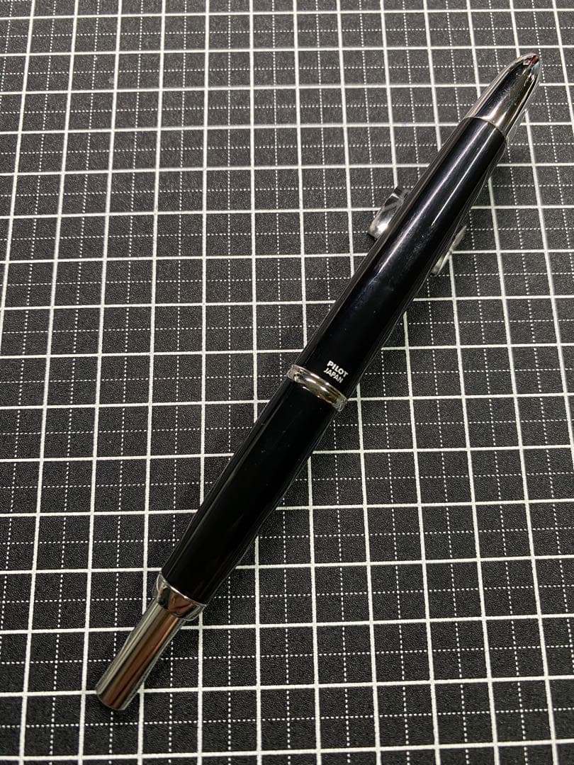 PILOT CAPLESS Black ボールペン