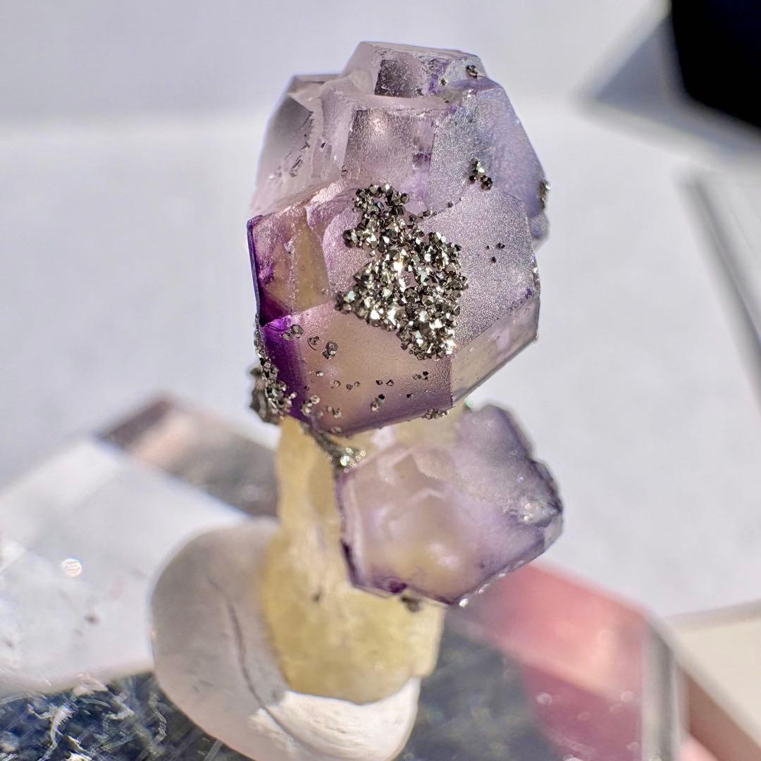 526 きのこタイプ 中国 内モンゴル産 フローライト&パイライト&クォーツ