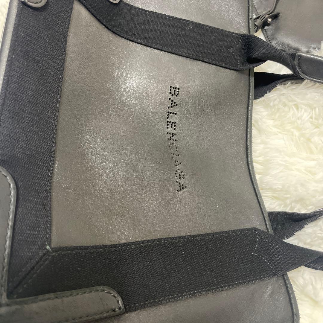 バレンシアガ ネイビーカバス Sブラック レザー