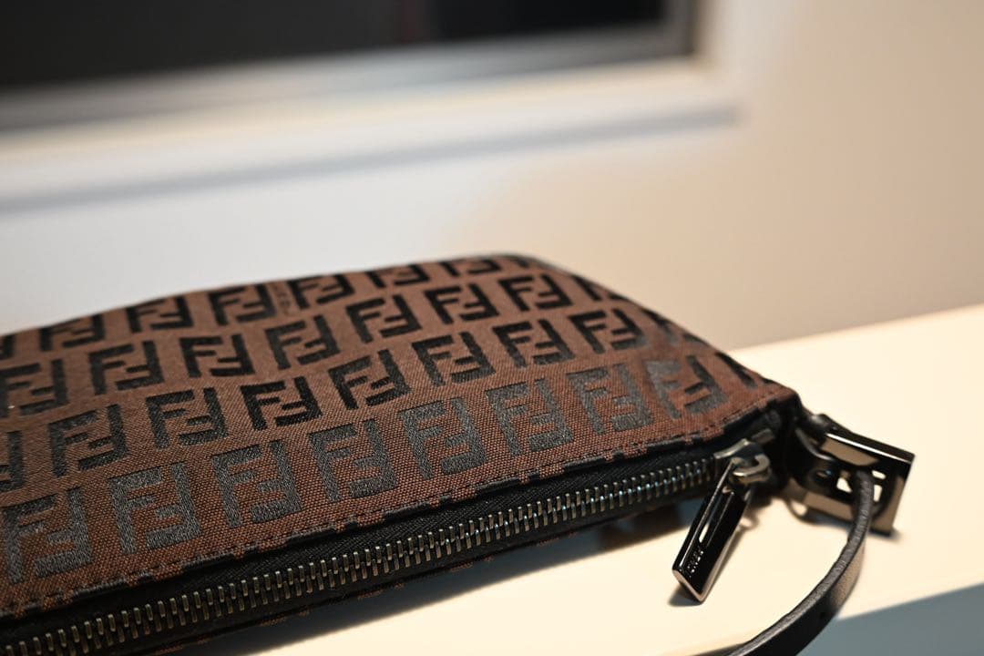 FENDI ズッカ アクセサリーポーチ