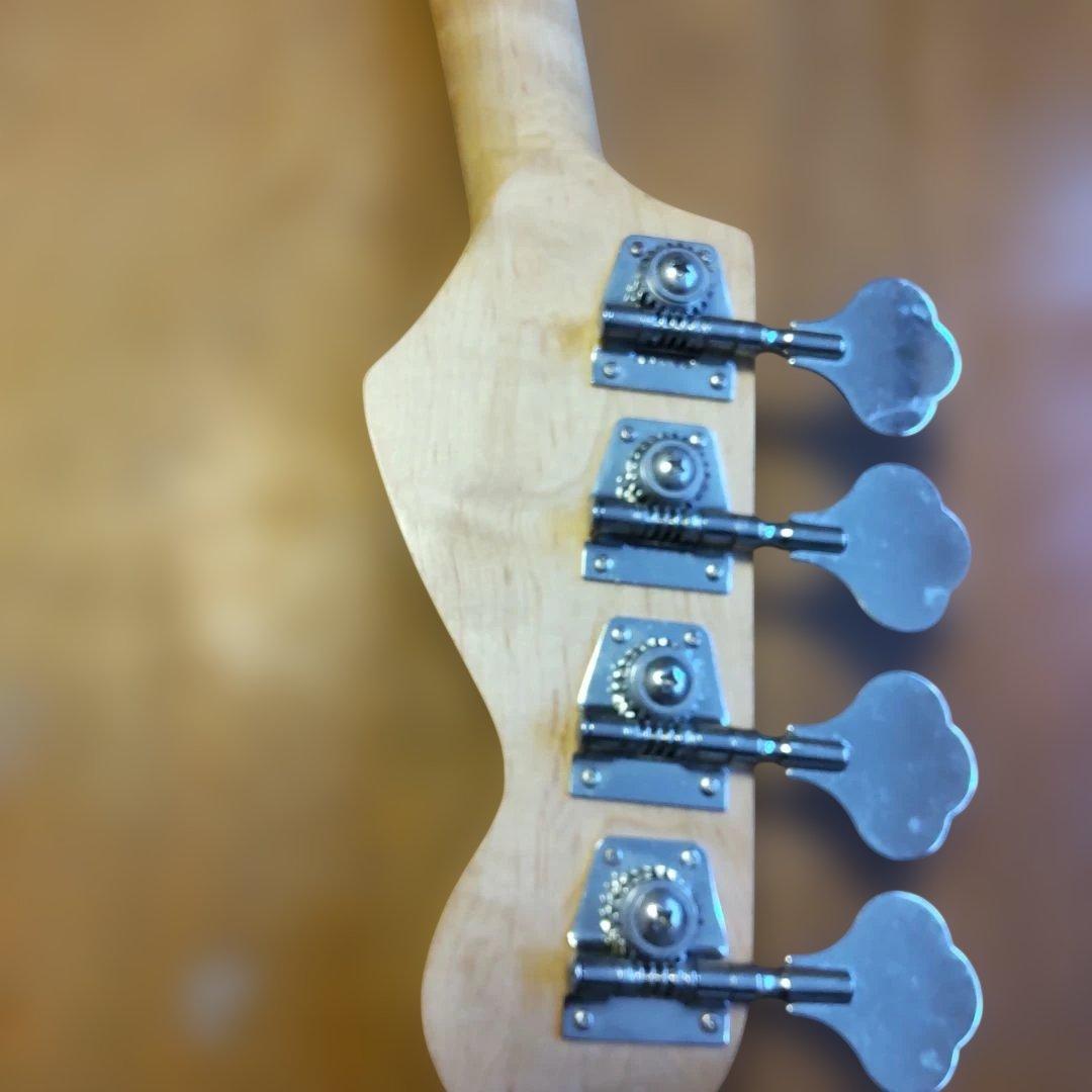 値下げ！左きき用セルダーエレキベース、B.C.大型アンプ、各種付属品付