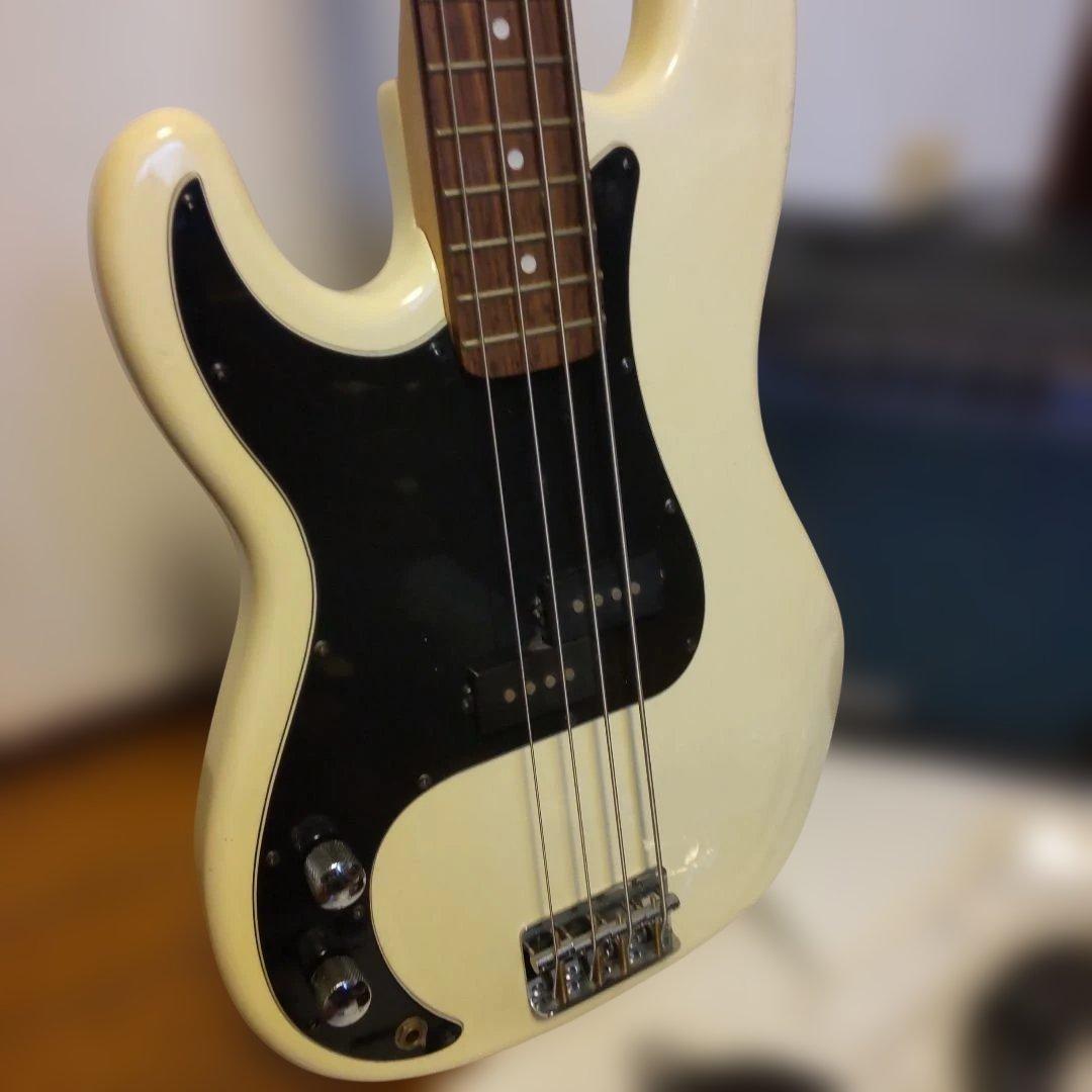 値下げ！左きき用セルダーエレキベース、B.C.大型アンプ、各種付属品付