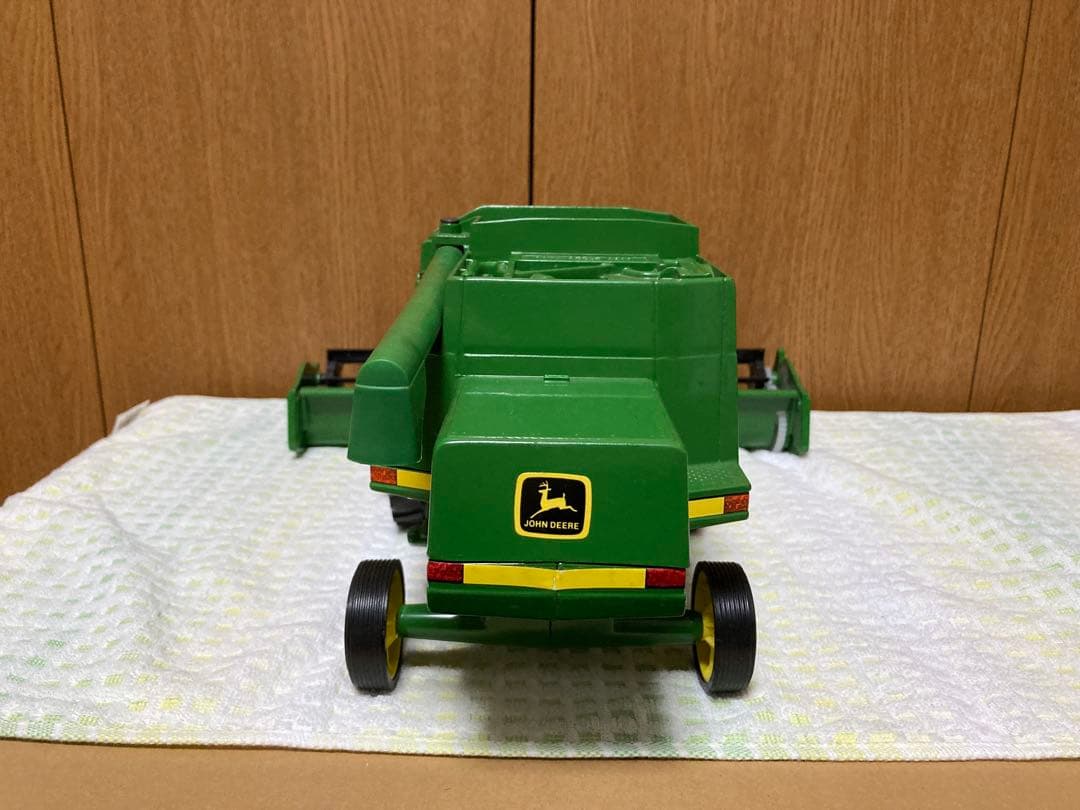 ジョンディア　コンバイン9600 ERTL製 1/28スケール