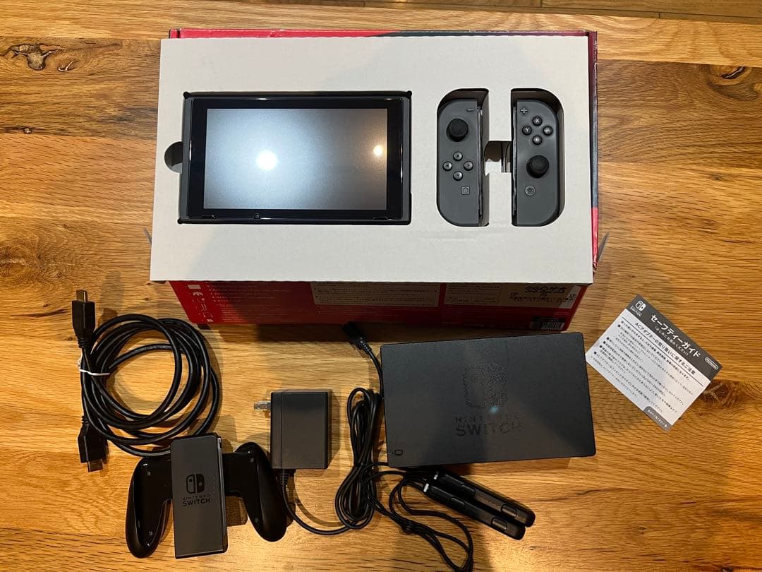 Nintendo Switch グレー 本体　おまけソフト付き