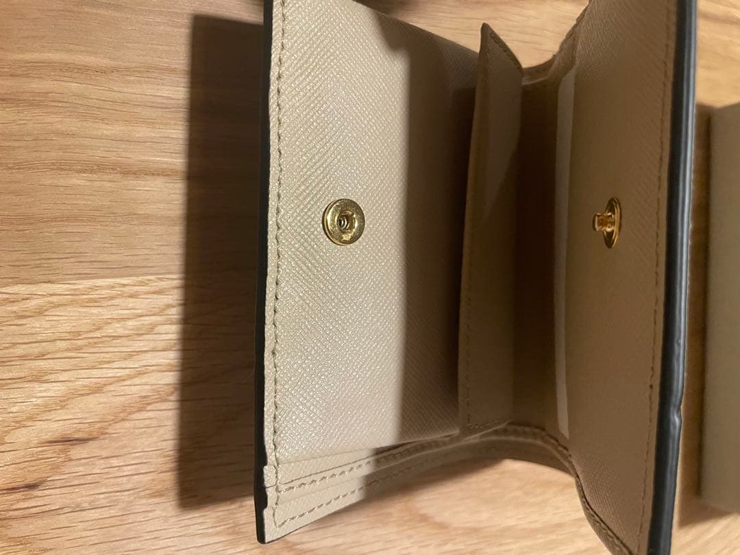 【新品・未使用】MARNI 二つ折り財布 PFMOQ14U13 LV520